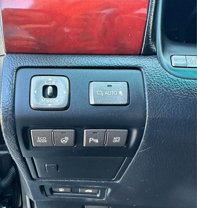 2012 Lexus LS 4th Gen - Image 19 of 19