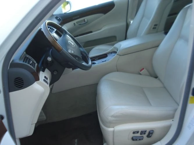 2012 Lexus LS 4th Gen - Image 6 of 10