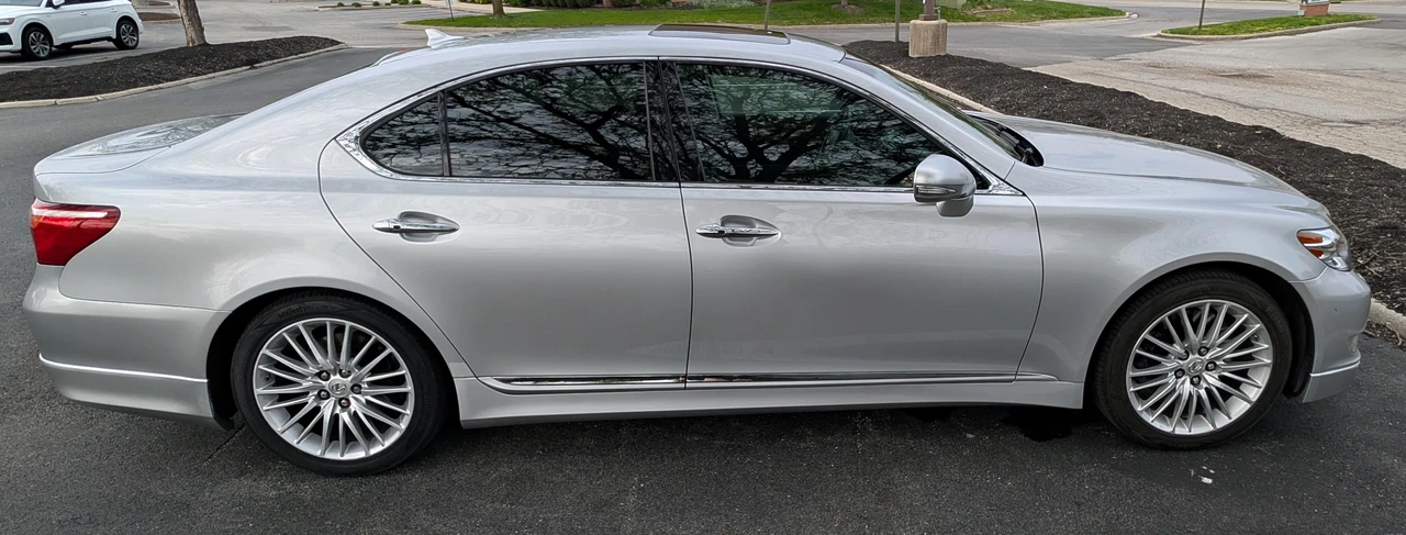 2012 Lexus LS 4th Gen - Image 30 of 31