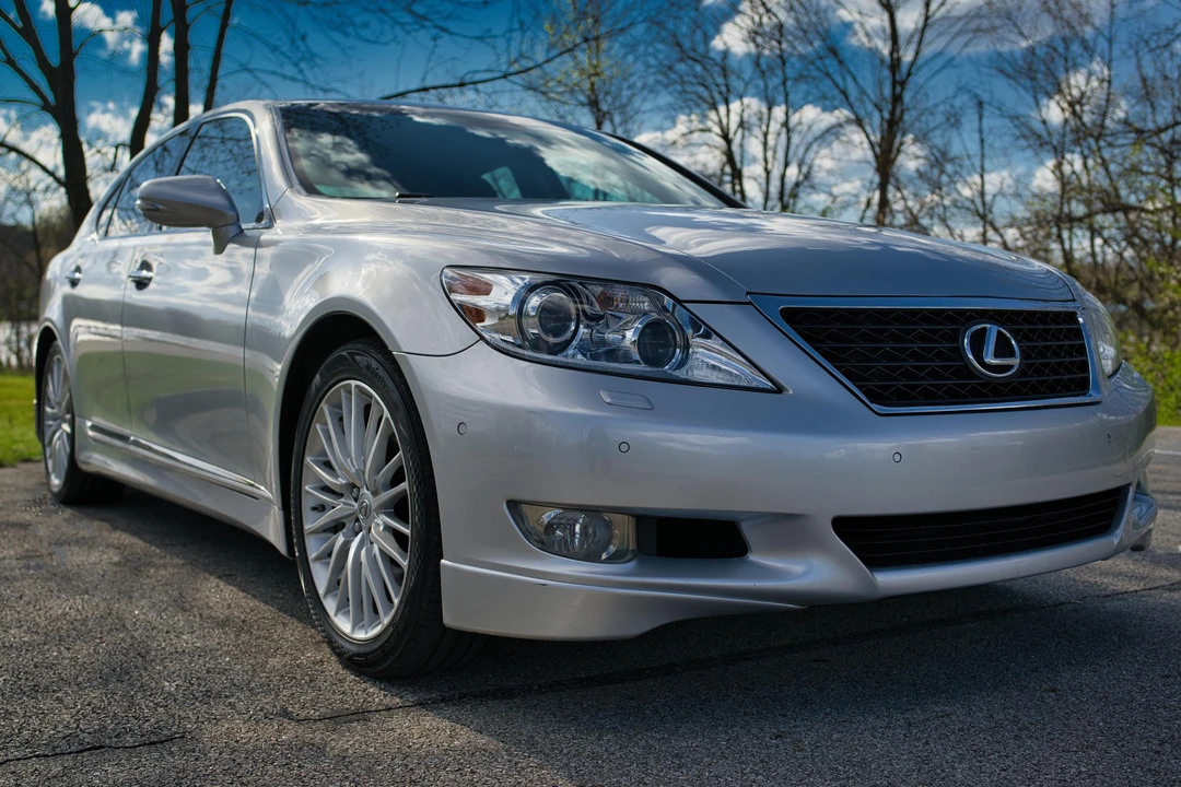 2012 Lexus LS 4th Gen - Image 15 of 31