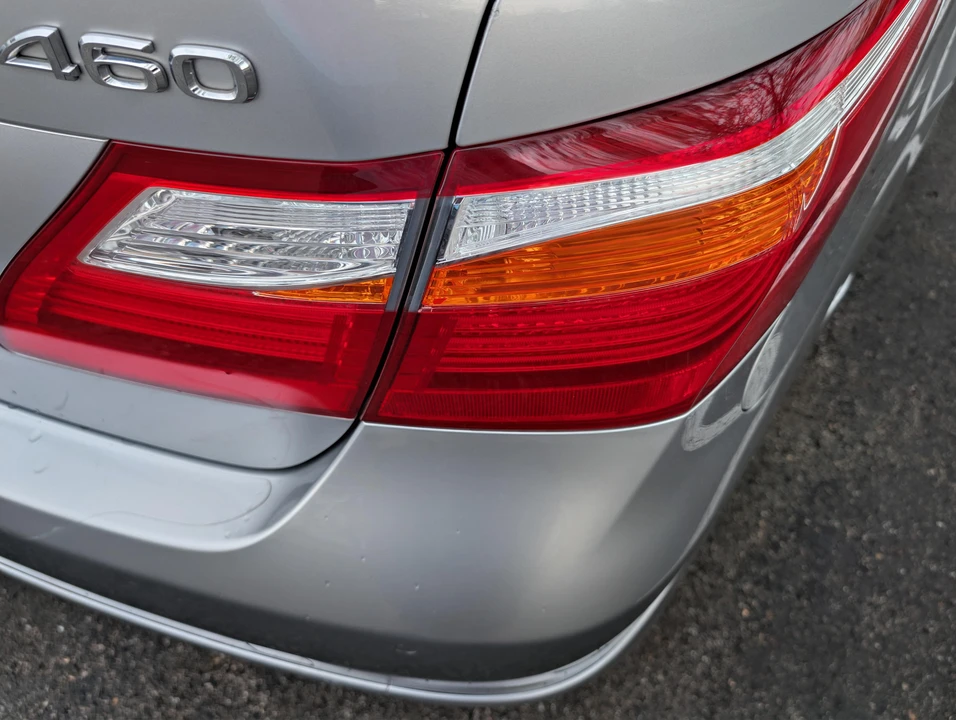 2012 Lexus LS 4th Gen - Image 28 of 31