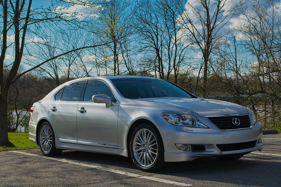 2012 Lexus LS 4th Gen - Image 14 of 31