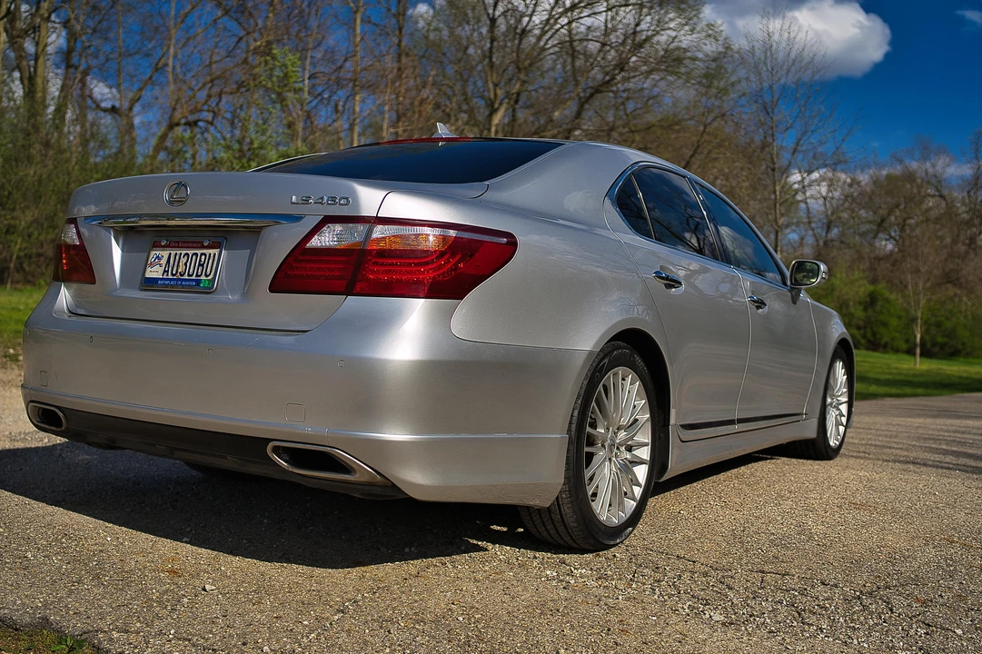 2012 Lexus LS 4th Gen - Image 29 of 31