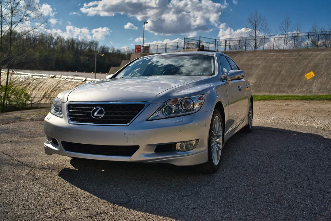 2012 Lexus LS 4th Gen - Image 7 of 31