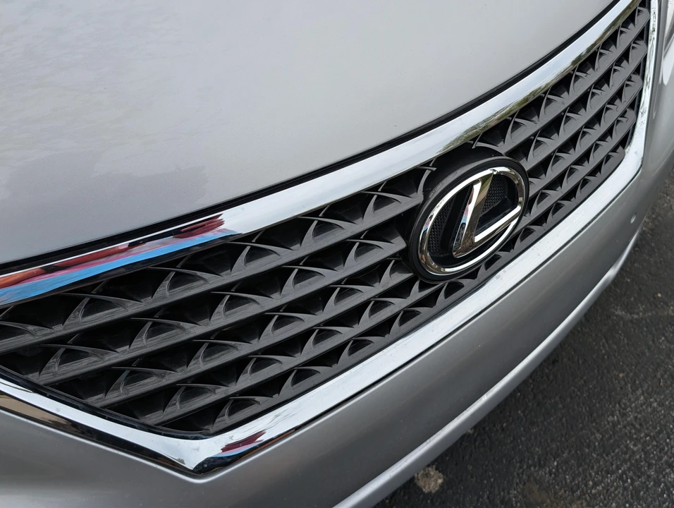 2012 Lexus LS 4th Gen - Image 16 of 31