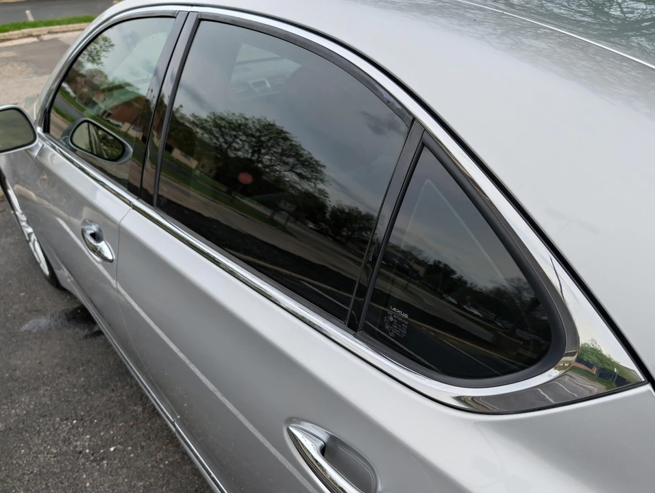 2012 Lexus LS 4th Gen - Image 25 of 31