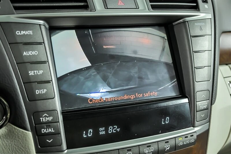 2012 Lexus LS 4th Gen - Image 26 of 30