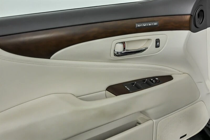 2012 Lexus LS 4th Gen - Image 12 of 30