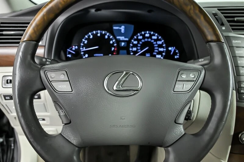 2012 Lexus LS 4th Gen - Image 22 of 30