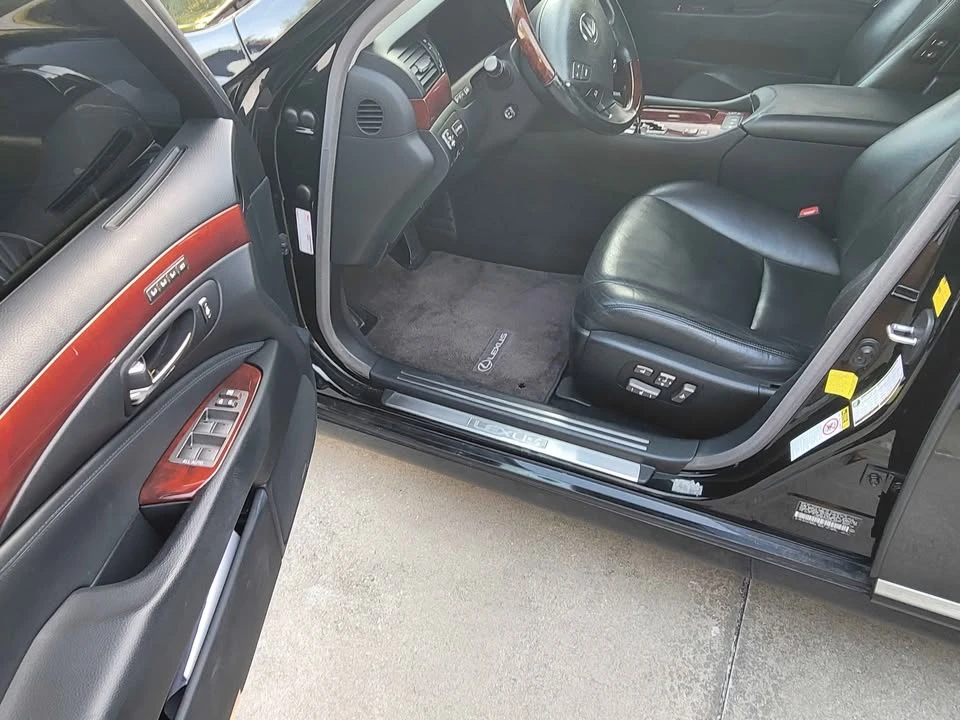 2012 Lexus LS 4th Gen - Image 5 of 11