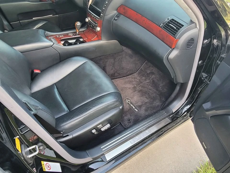 2012 Lexus LS 4th Gen - Image 7 of 11