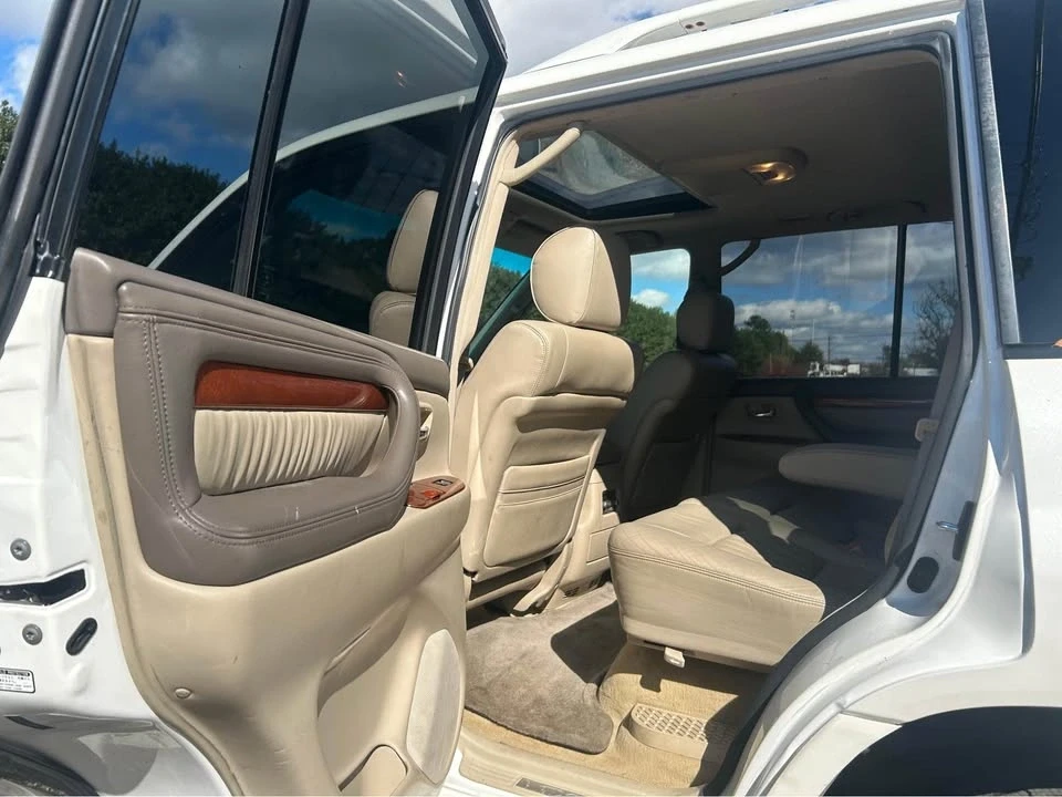 2012 Lexus LS 4th Gen - Image 17 of 19