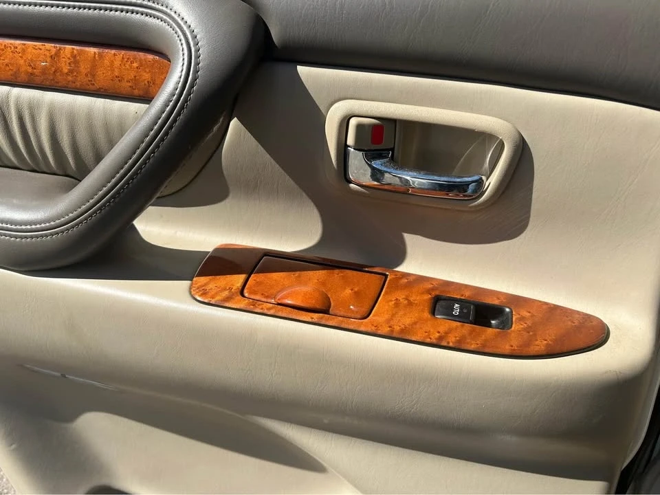 2012 Lexus LS 4th Gen - Image 8 of 19