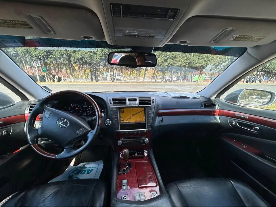 2012 Lexus LS 4th Gen - Image 13 of 16