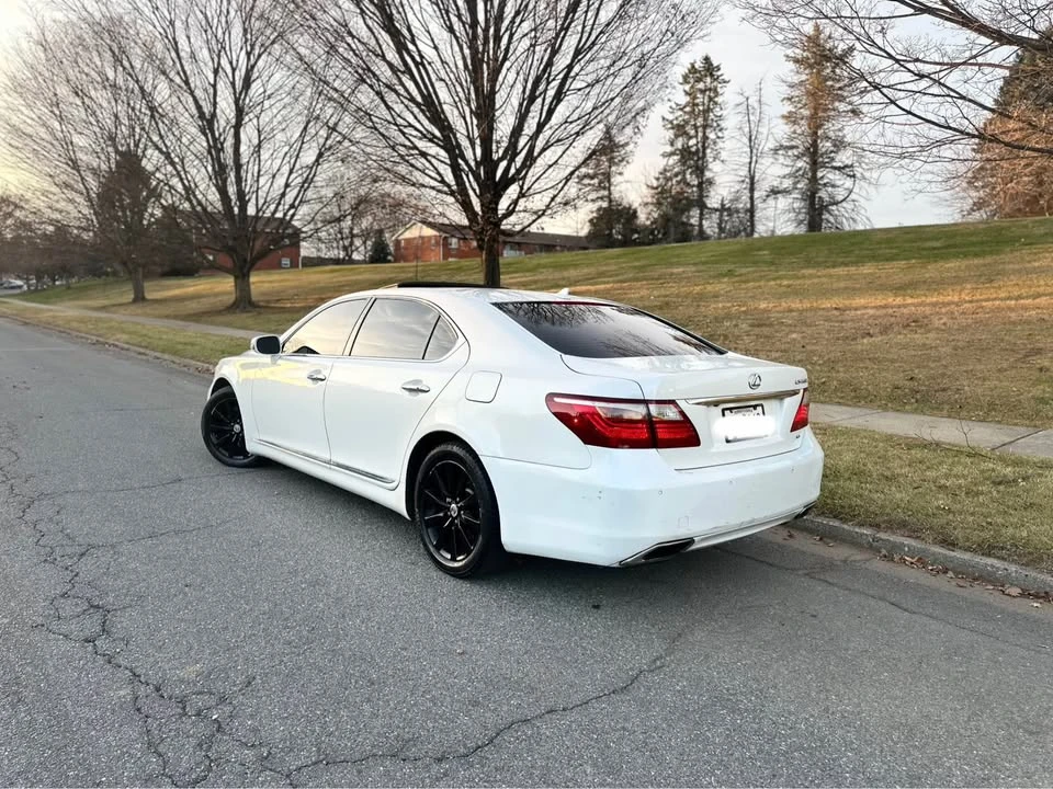 2012 Lexus LS 4th Gen - Image 10 of 19