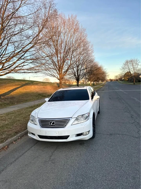 2012 Lexus LS 4th Gen - Image 4 of 19