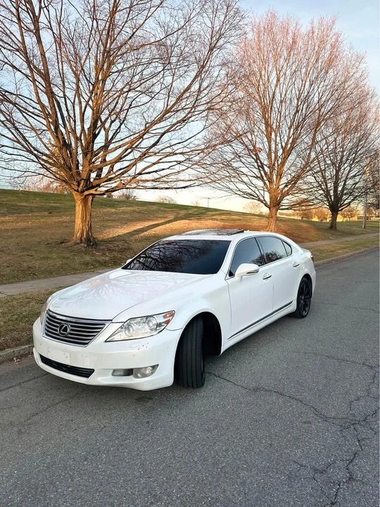 2012 Lexus LS 4th Gen - Image 13 of 19