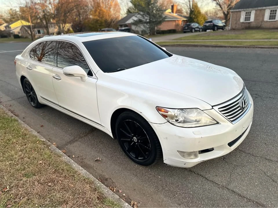2012 Lexus LS 4th Gen - Image 11 of 19