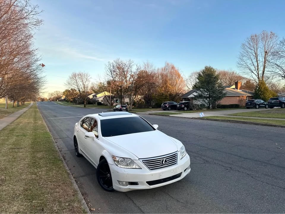 2012 Lexus LS 4th Gen - Image 12 of 19