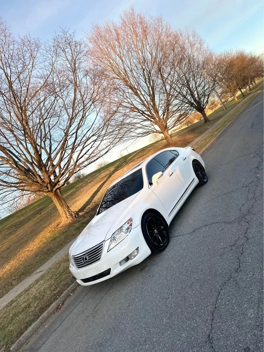 2012 Lexus LS 4th Gen - Image 2 of 19