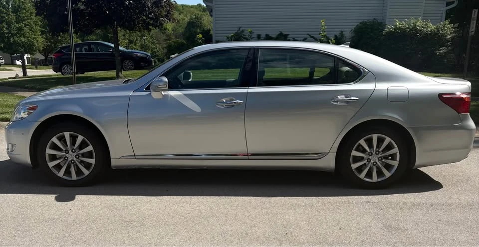 2012 Lexus LS 4th Gen - Image 5 of 11