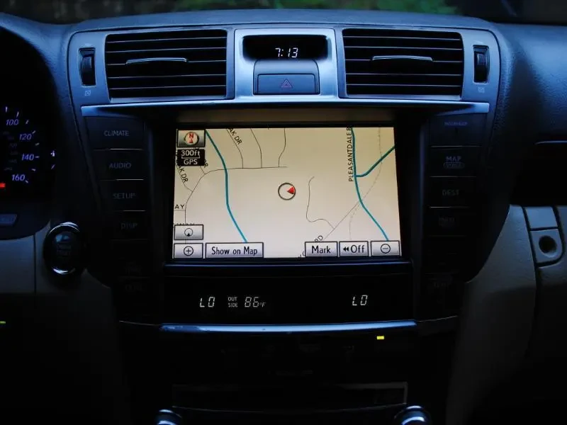 2012 Lexus LS 4th Gen - Image 5 of 14