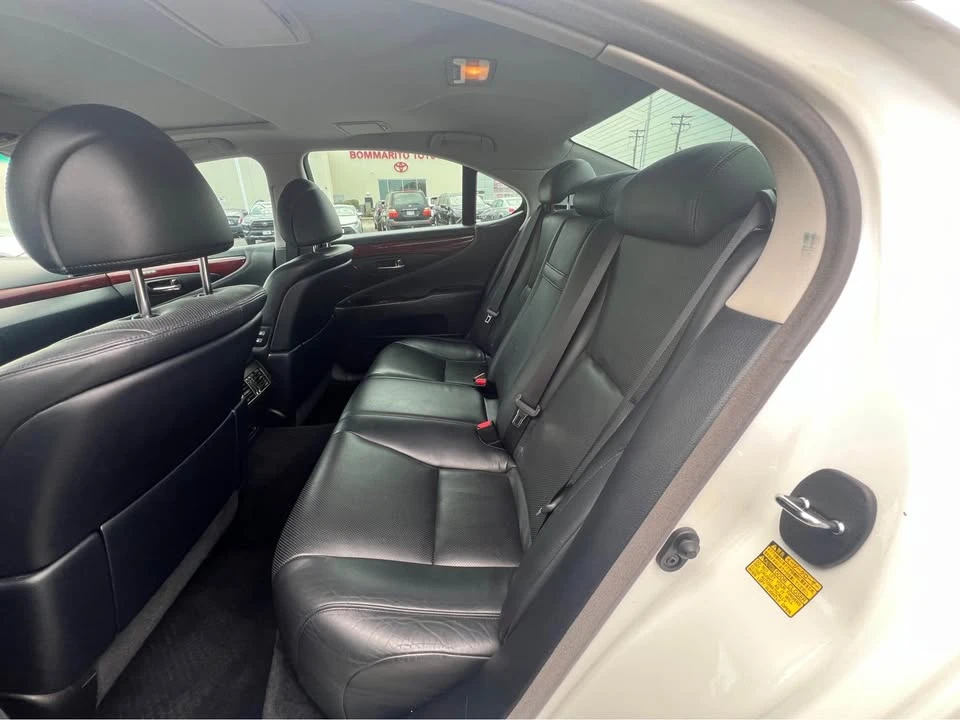 2012 Lexus LS 4th Gen - Image 16 of 17