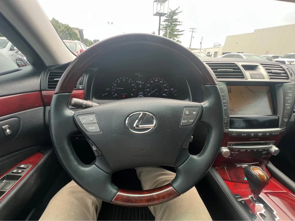 2012 Lexus LS 4th Gen - Image 11 of 17