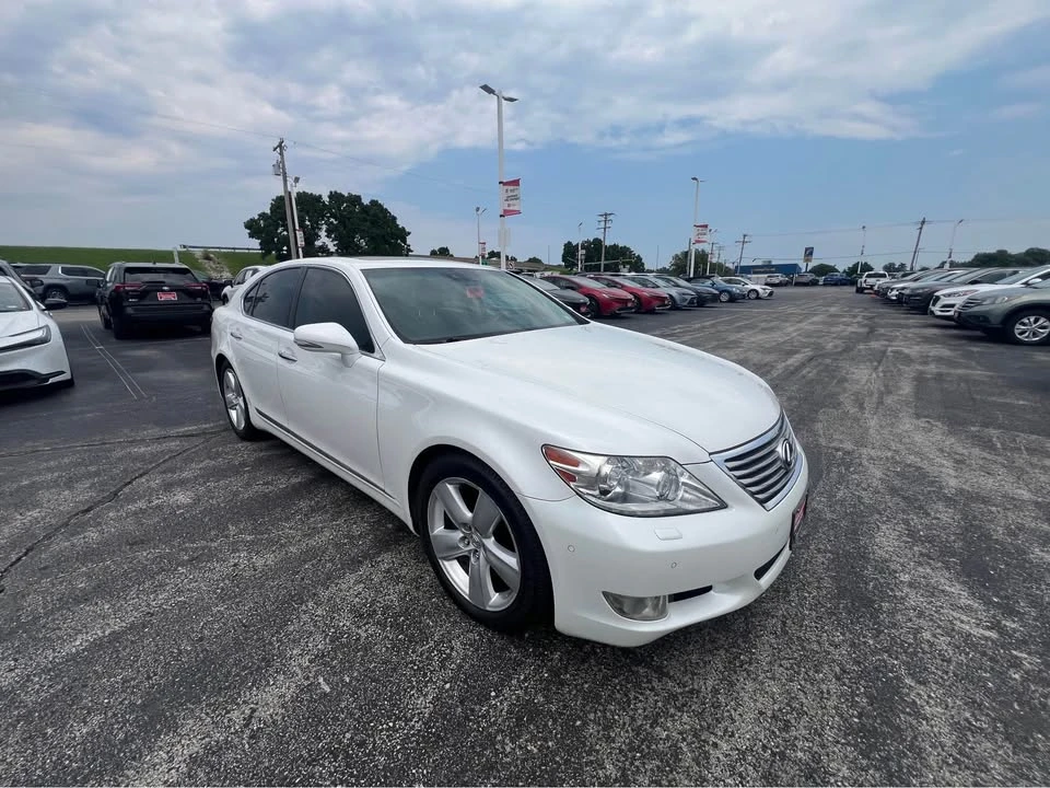 2012 Lexus LS 4th Gen - Image 7 of 17