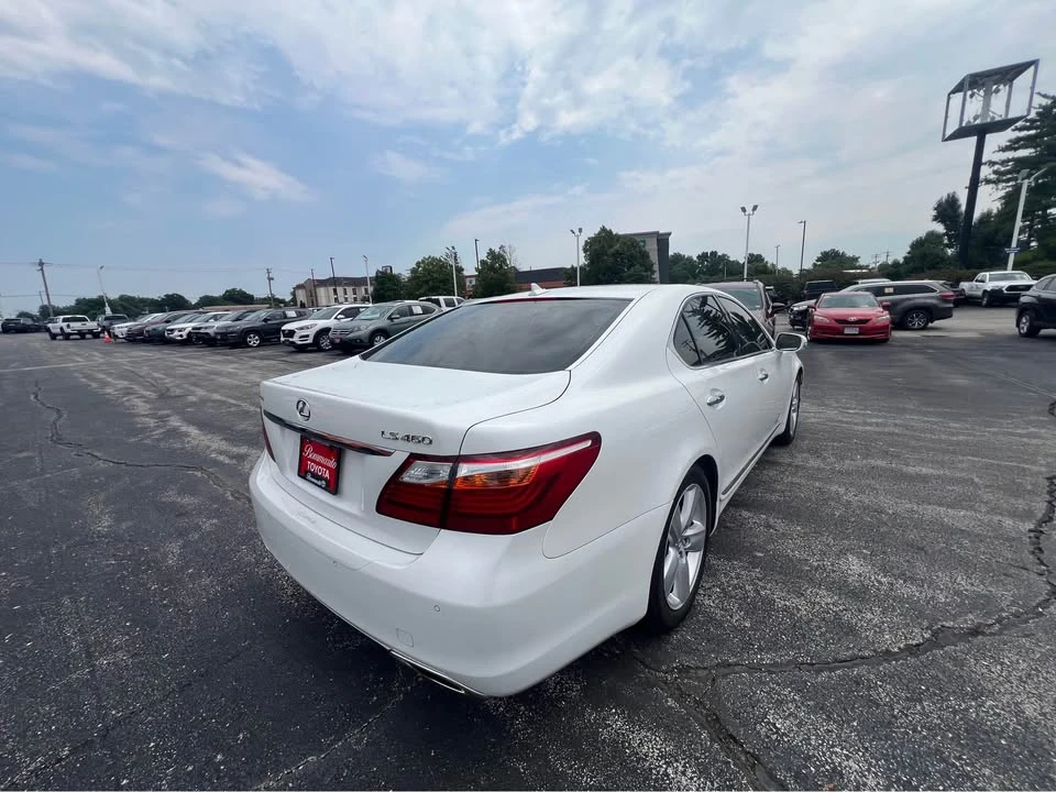 2012 Lexus LS 4th Gen - Image 5 of 17