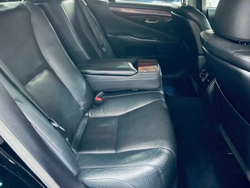 2012 Lexus LS 4th Gen - Image 11 of 20