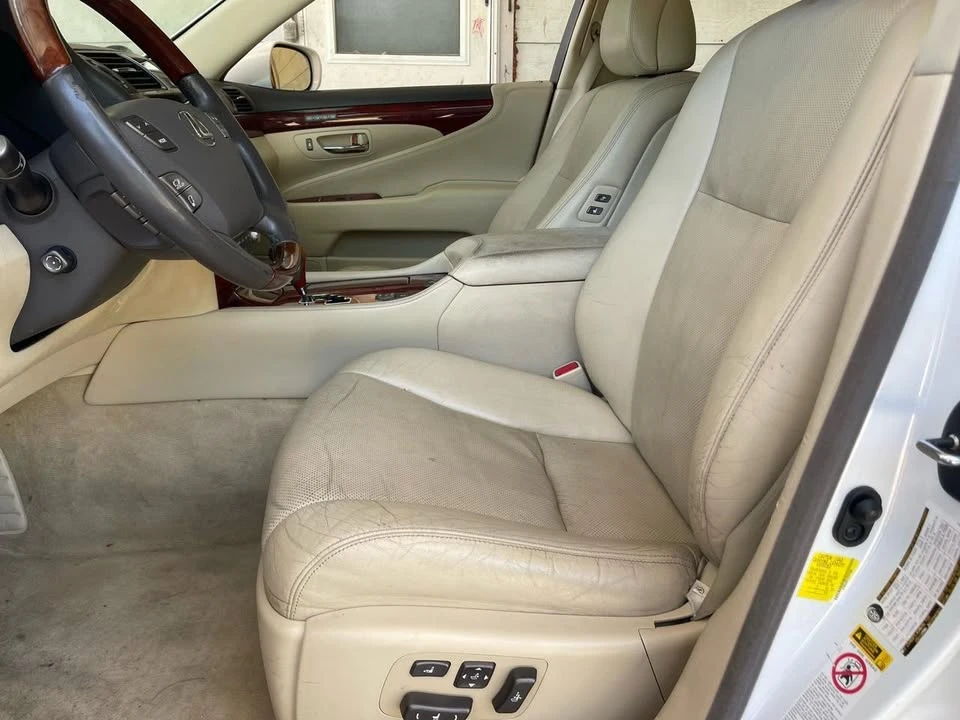 2012 Lexus LS 4th Gen - Image 18 of 20