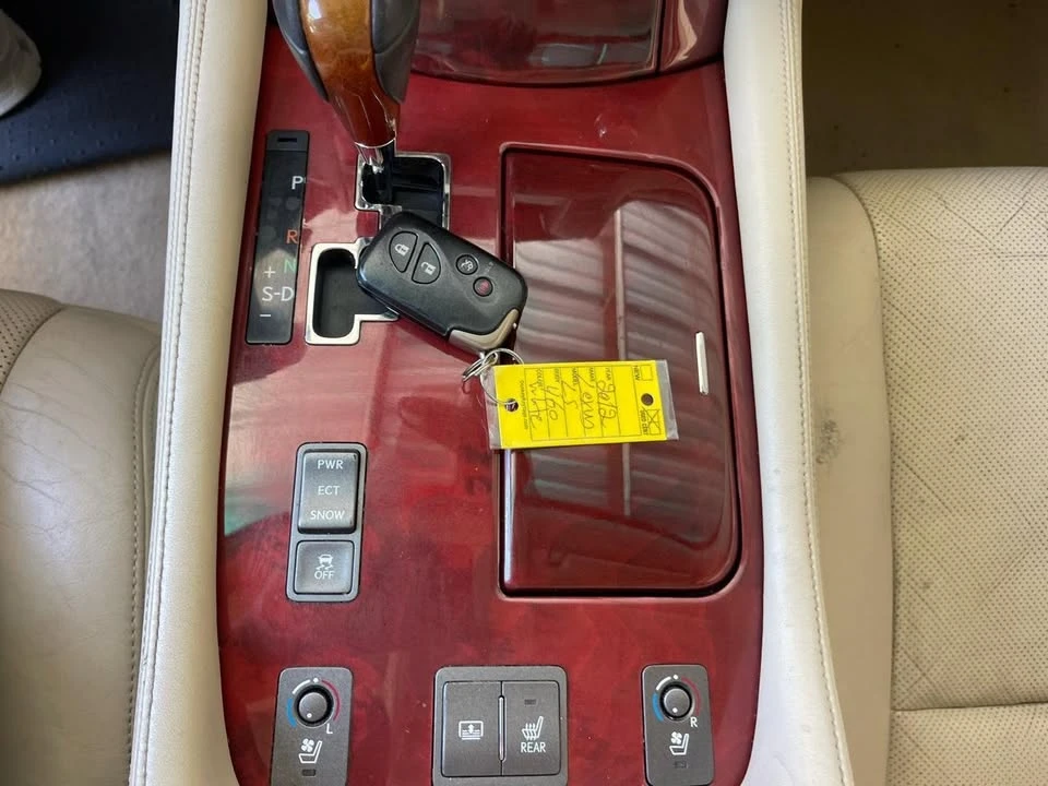 2012 Lexus LS 4th Gen - Image 19 of 20