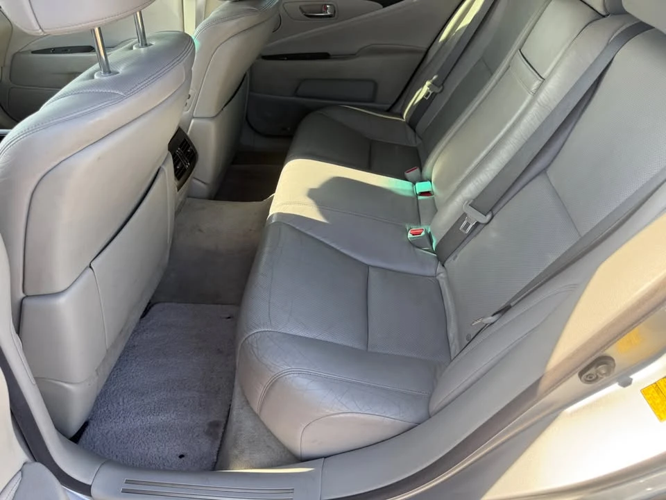 2012 Lexus LS 4th Gen - Image 6 of 9