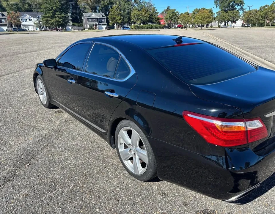 2012 Lexus LS 4th Gen - Image 8 of 10