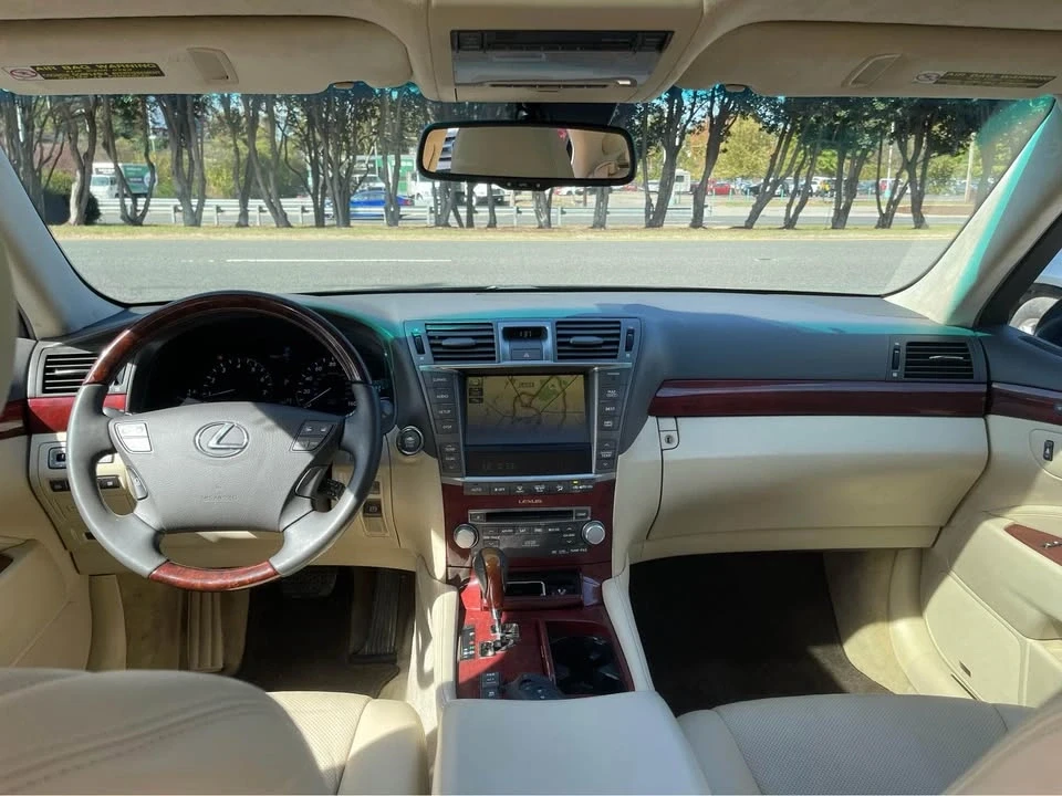 2012 Lexus LS 4th Gen - Image 16 of 19