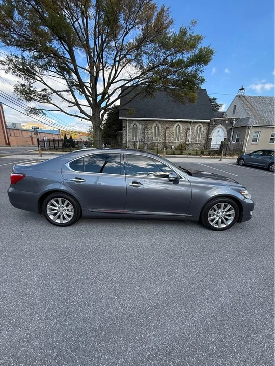 2012 Lexus LS 4th Gen - Image 7 of 20