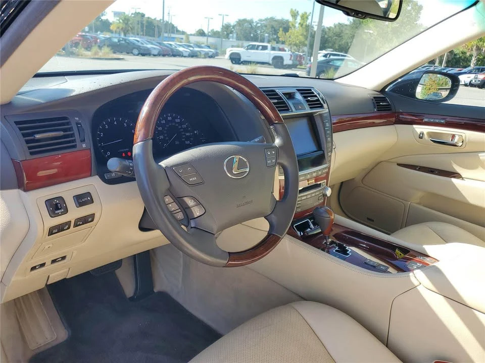 2012 Lexus LS 4th Gen - Image 4 of 5
