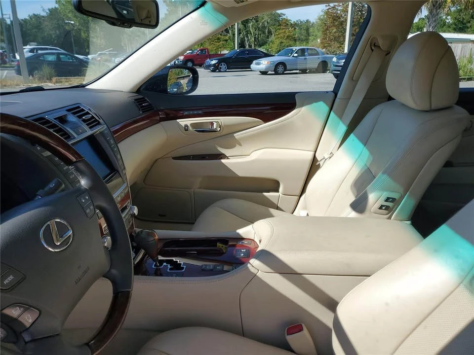 2012 Lexus LS 4th Gen - Image 5 of 5