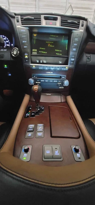 2012 Lexus LS 4th Gen - Image 17 of 19