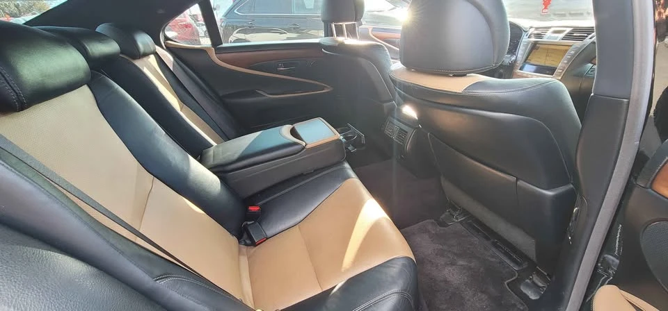 2012 Lexus LS 4th Gen - Image 9 of 19