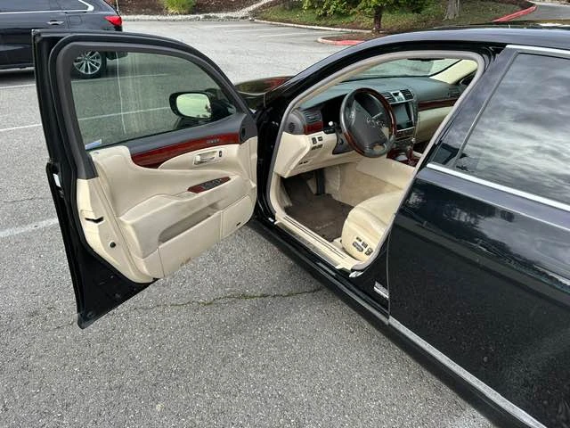 2012 Lexus LS 4th Gen - Image 9 of 11