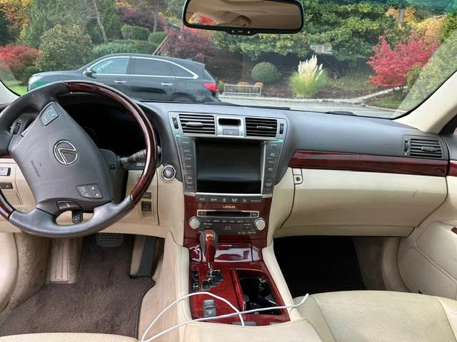 2012 Lexus LS 4th Gen - Image 6 of 11