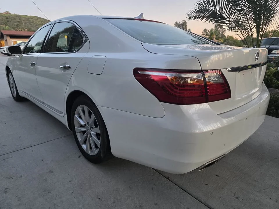 2012 Lexus LS 4th Gen - Image 5 of 12