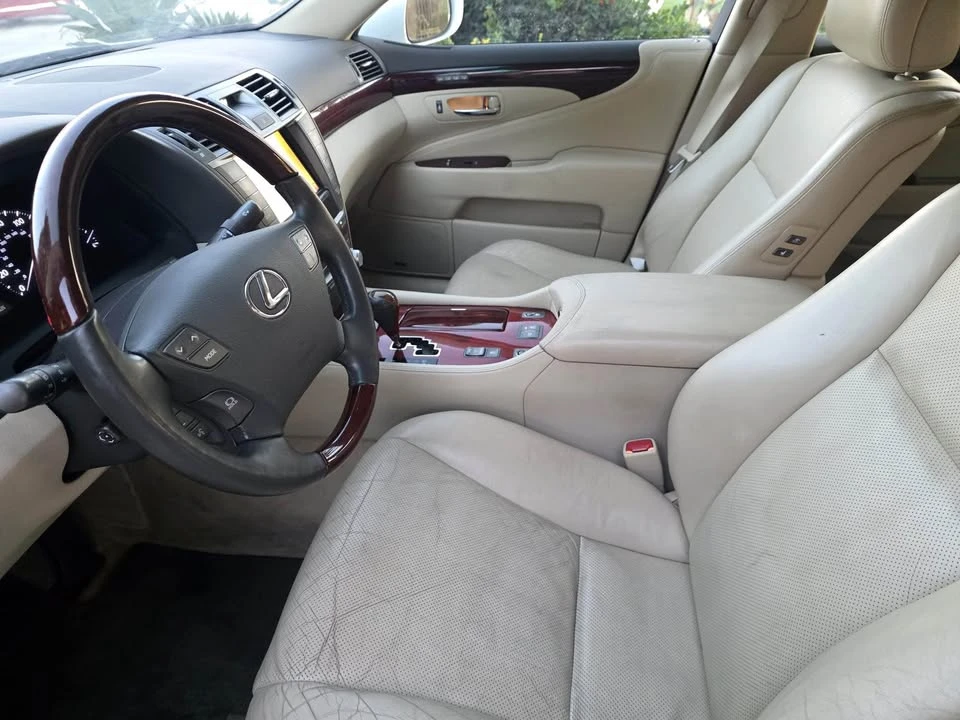 2012 Lexus LS 4th Gen - Image 8 of 12