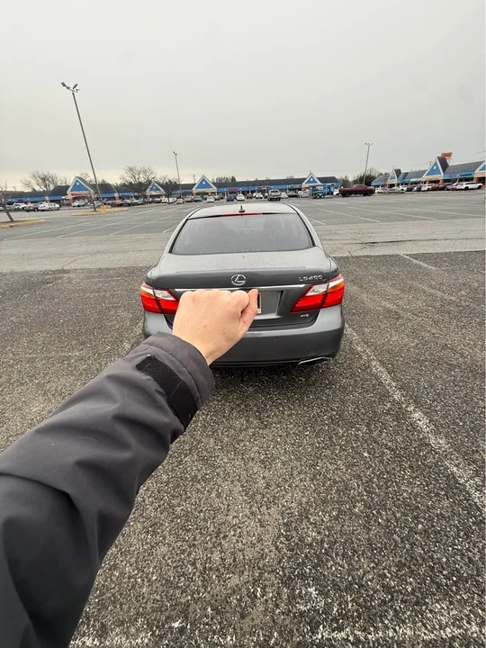 2012 Lexus LS 4th Gen - Image 10 of 16