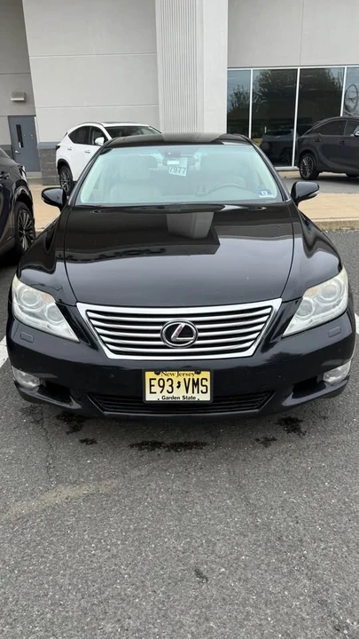 2012 Lexus LS 4th Gen - Image 10 of 13