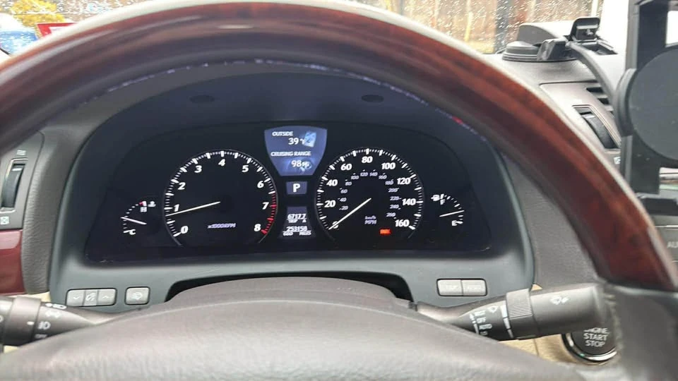2012 Lexus LS 4th Gen - Image 4 of 13