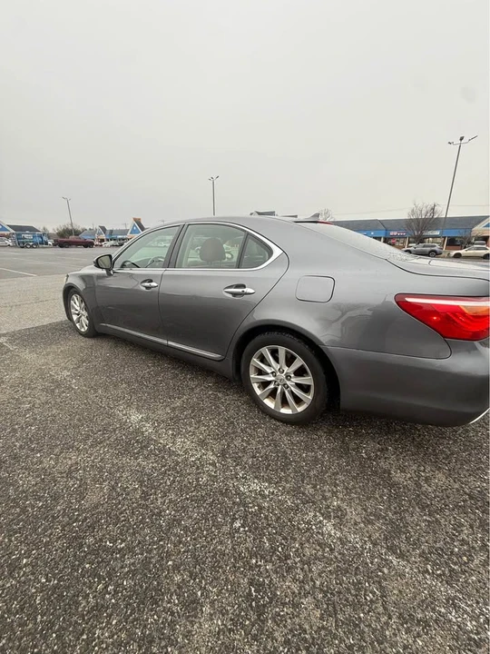2012 Lexus LS 4th Gen - Image 8 of 16