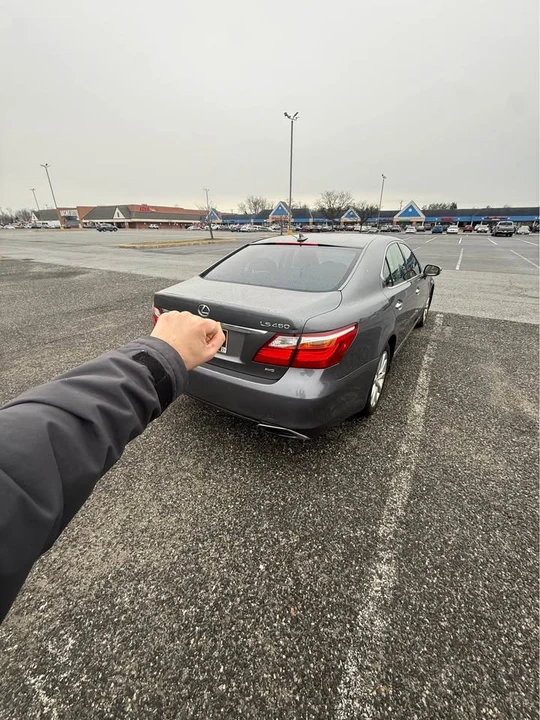 2012 Lexus LS 4th Gen - Image 11 of 16